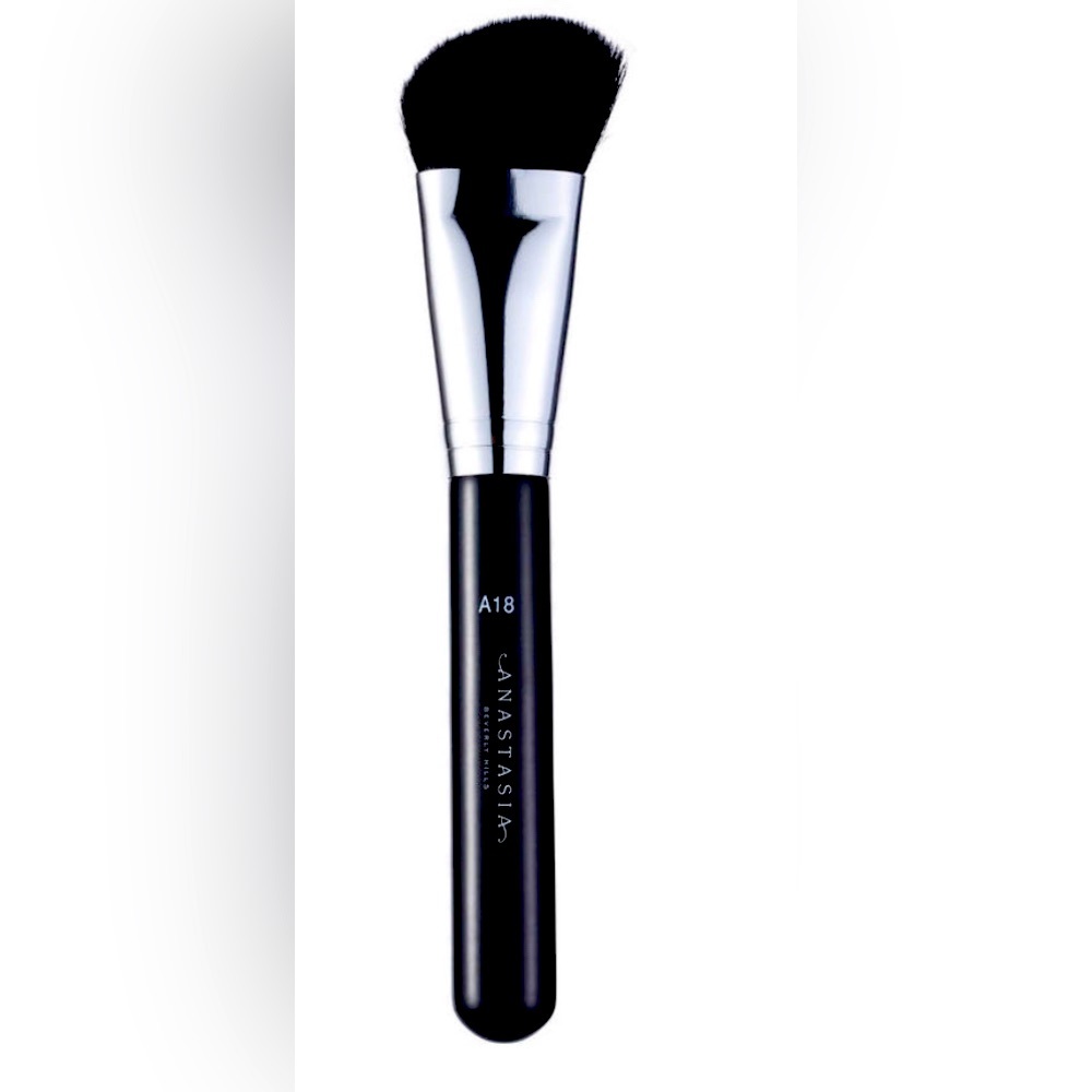 Anastasia A18- Pro Angled Chisel Brush